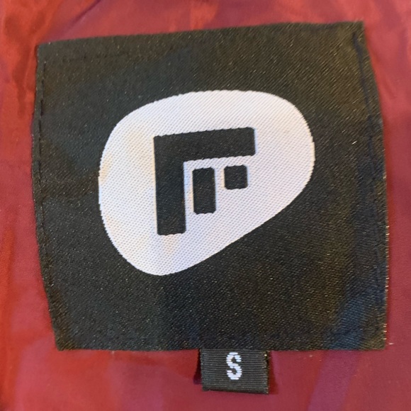 BRAND NEW! Women's small winter coat. Burgundy color. Fur trim hood removable - Picture 4 of 5